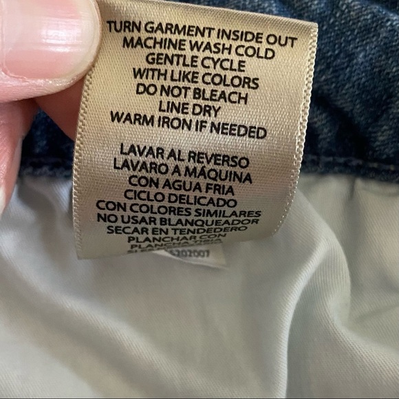 SEVEN7 Distressed High Rise Raw Hem Denim Shorts 16 - Picture 11 of 12